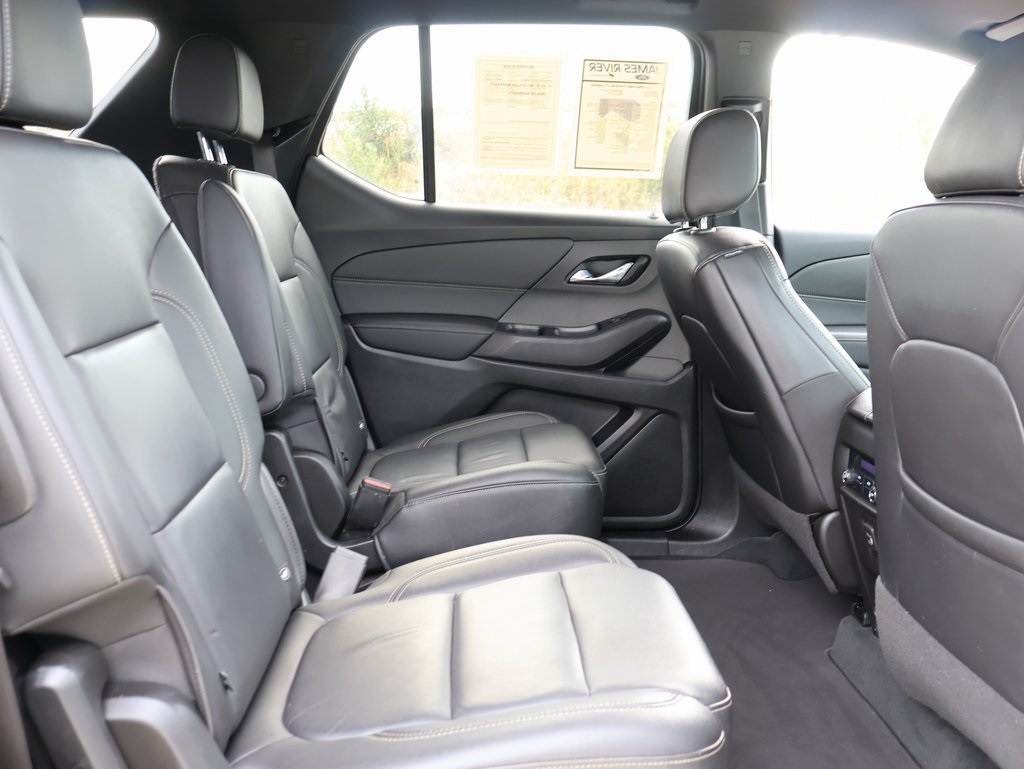 2022 Chevrolet Traverse Leather photo 12
