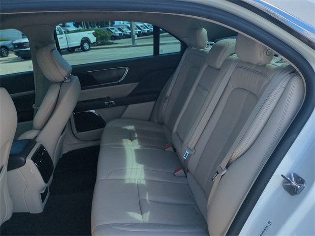 2020 Lincoln Continental Standard photo 12