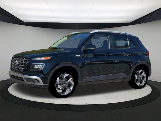 2026 Hyundai Venue SEL photo 2
