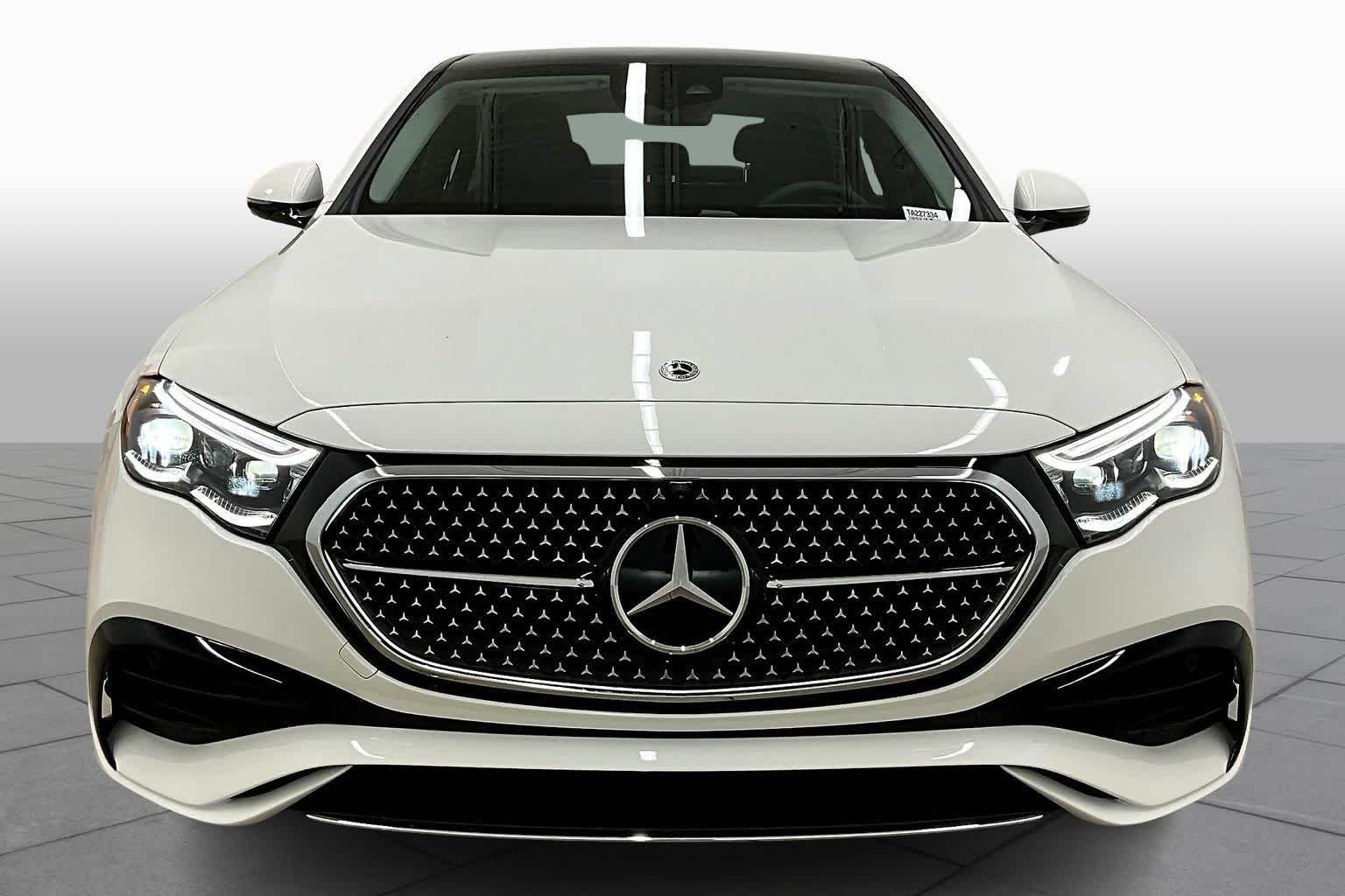 2026 Mercedes Benz E 4MATIC photo 3