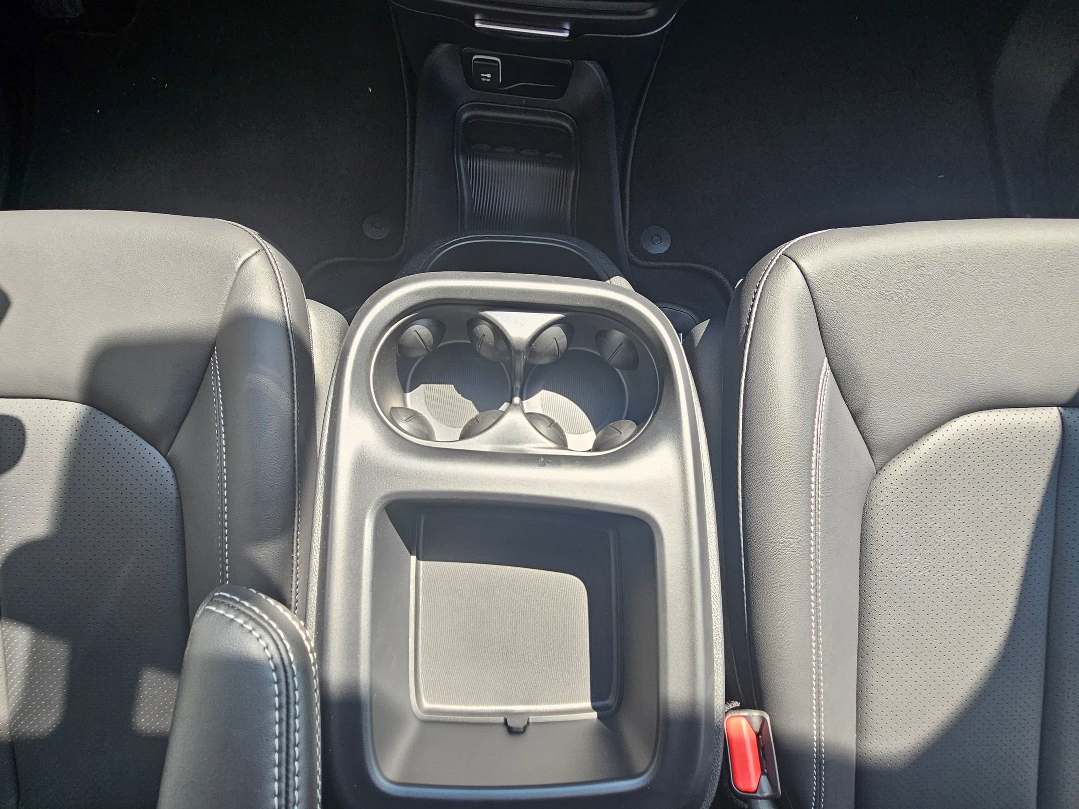 2025 Chrysler Pacifica photo 10