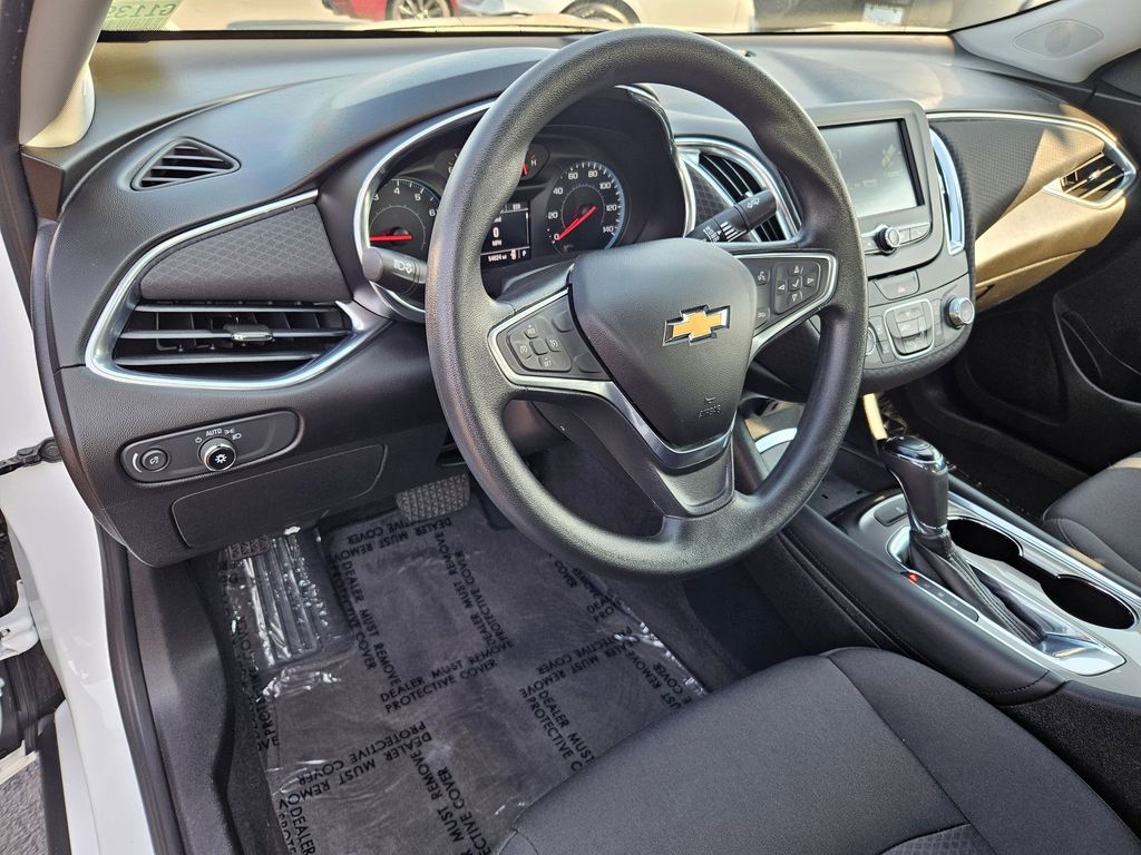 2018 Chevrolet Malibu 1LT photo 10