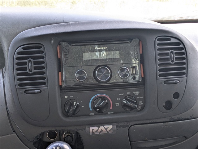 1998 Ford F-150 XL photo 12