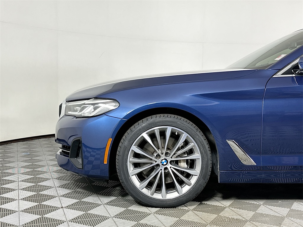 Used 2023 Blue Metallic BMW 540i xDrive image 9
