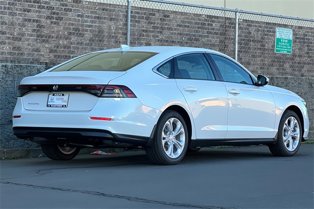 2025 Honda Accord 1.5T LX photo 3