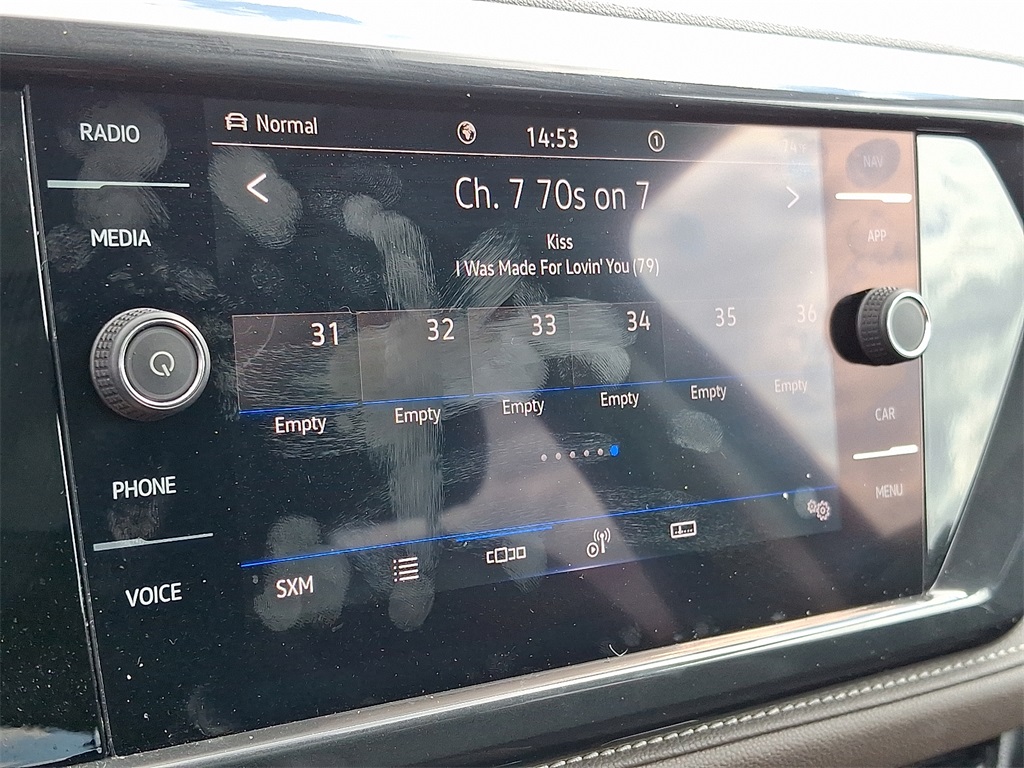 2022 Volkswagen Taos SEL photo 17