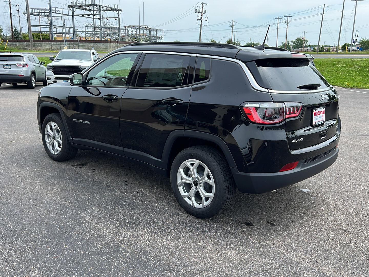 2025 Jeep Compass Latitude photo 4