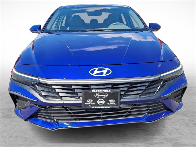 2024 Hyundai Elantra SE photo 3