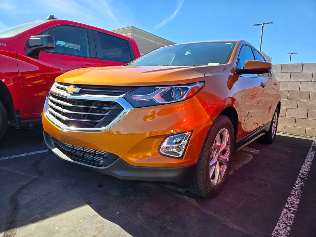 2018 Chevrolet Equinox LT photo 2
