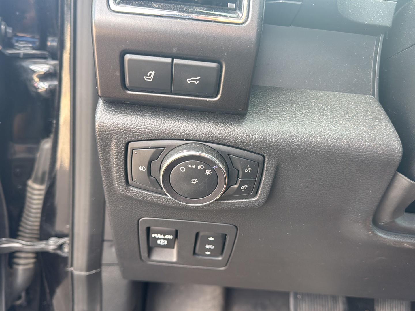 2021 Ford Expedition Limited photo 9
