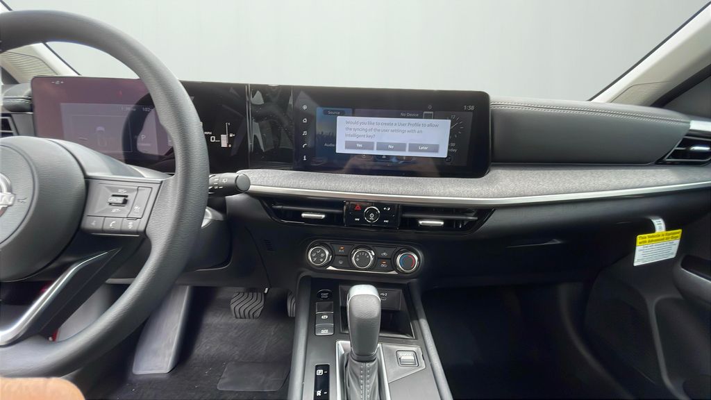 2025 Nissan Kicks SV photo 10