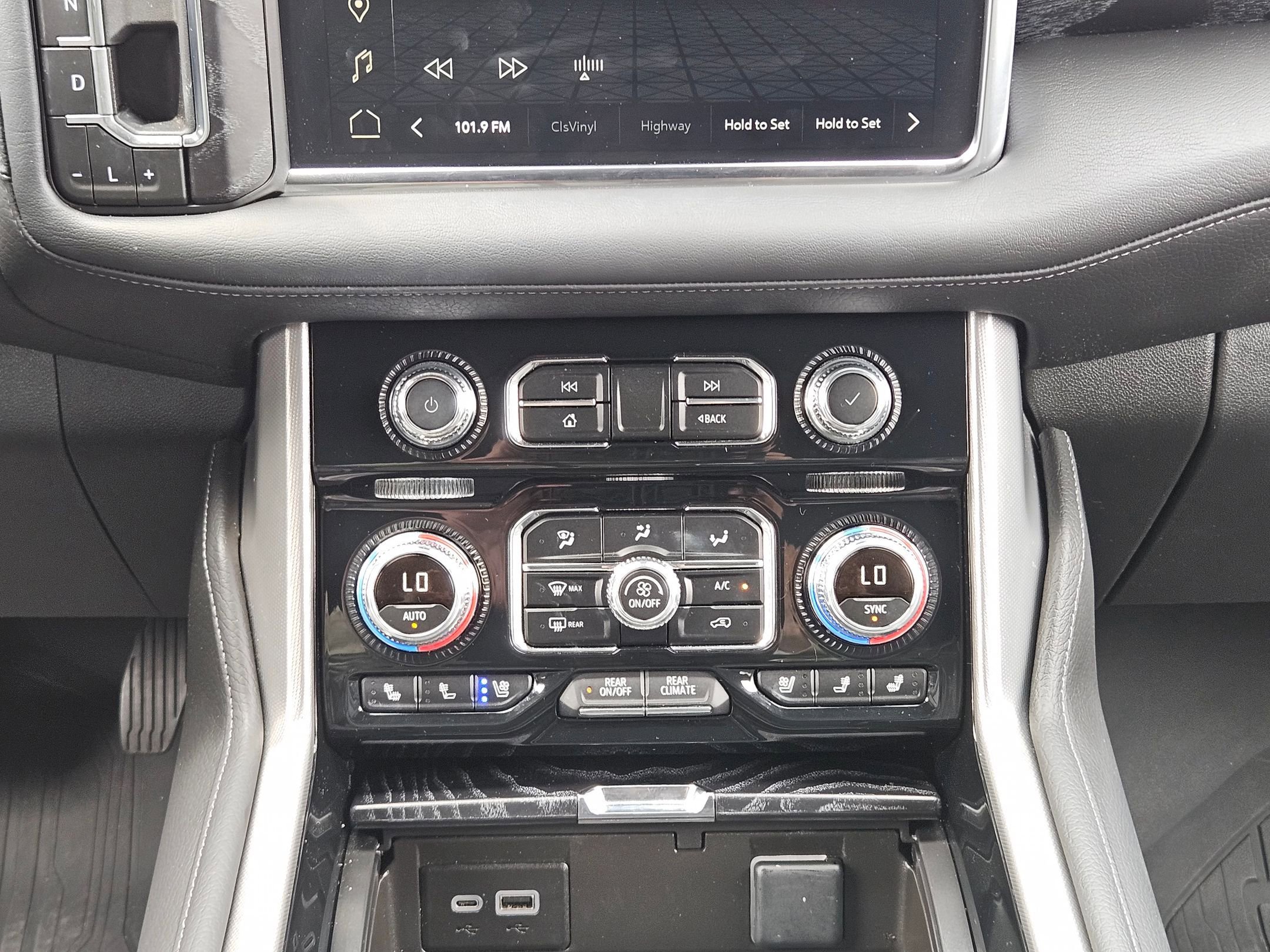 2024 Gmc Yukon Denali photo 17