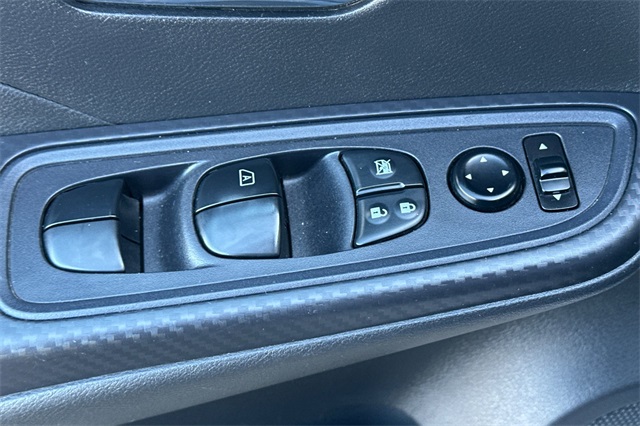 2023 Nissan Versa 1.6 SV photo 14