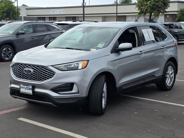 2023 Ford Edge SEL photo 4