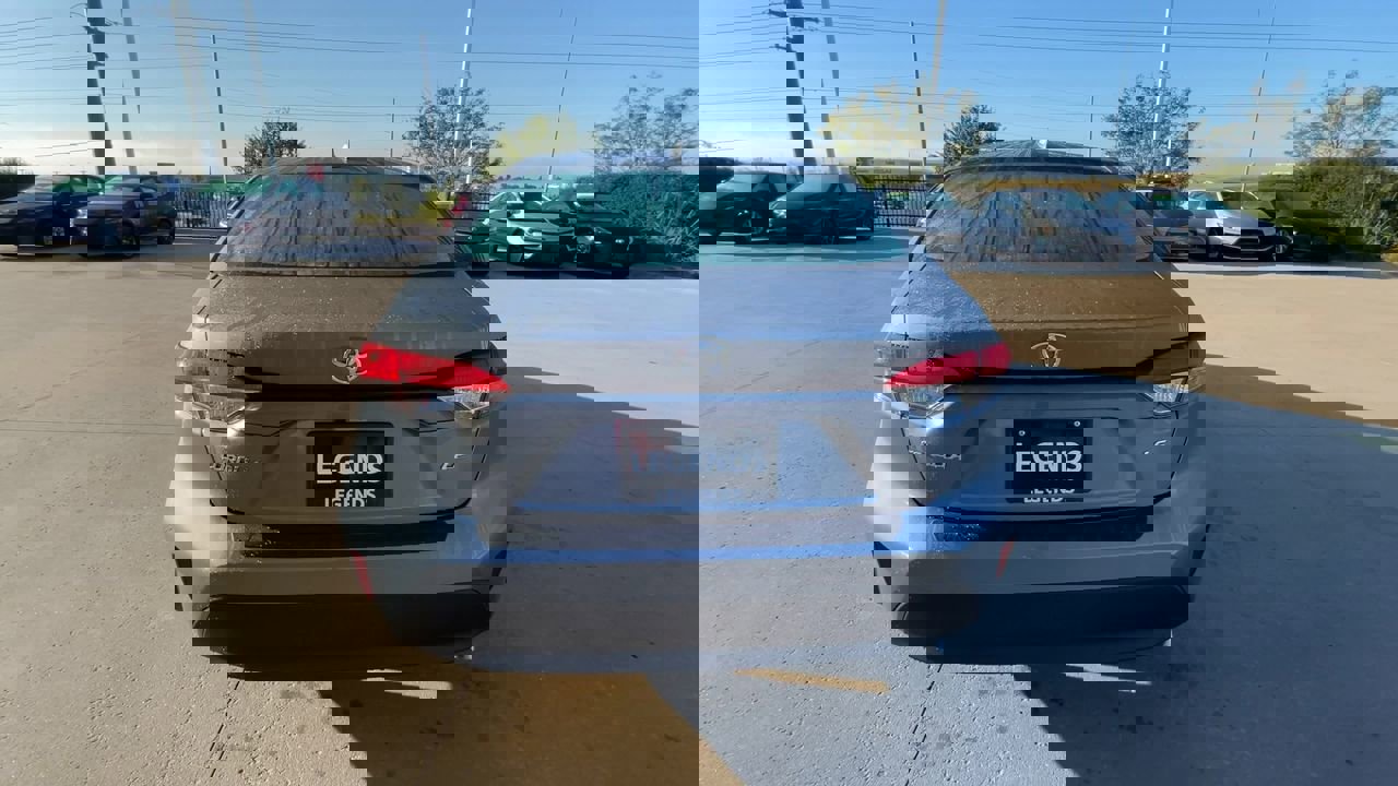 2025 Toyota Corolla LE photo 7