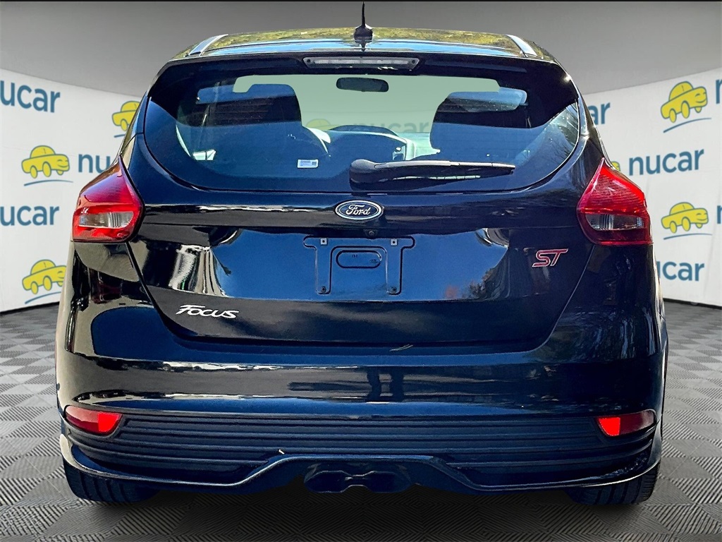 2017 Ford Focus ST photo 5