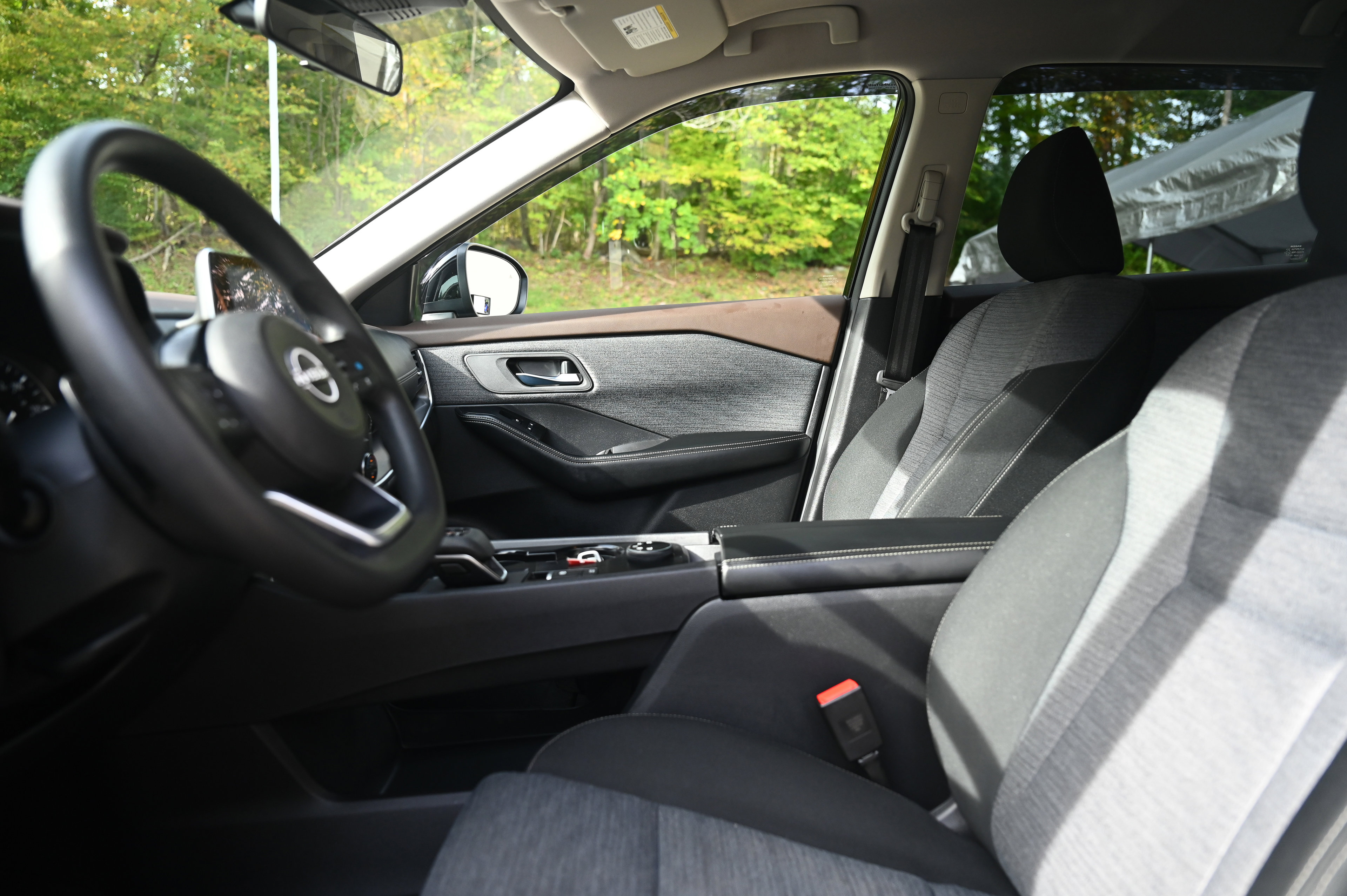 2023 Nissan Rogue SV photo 15