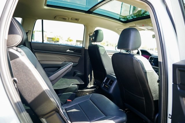 2023 Volkswagen Atlas SEL photo 33