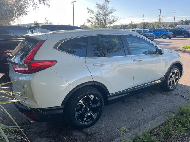 2017 Honda CR-V Touring photo 3