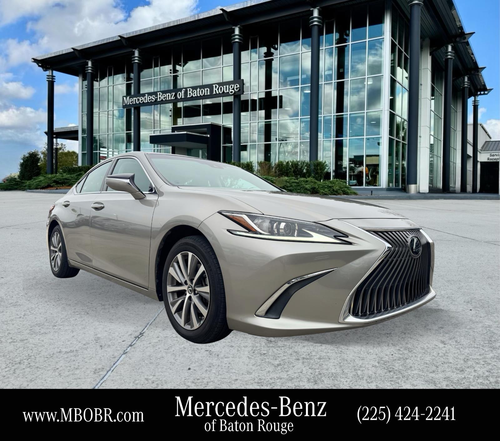 2021 Lexus ES 350's photo