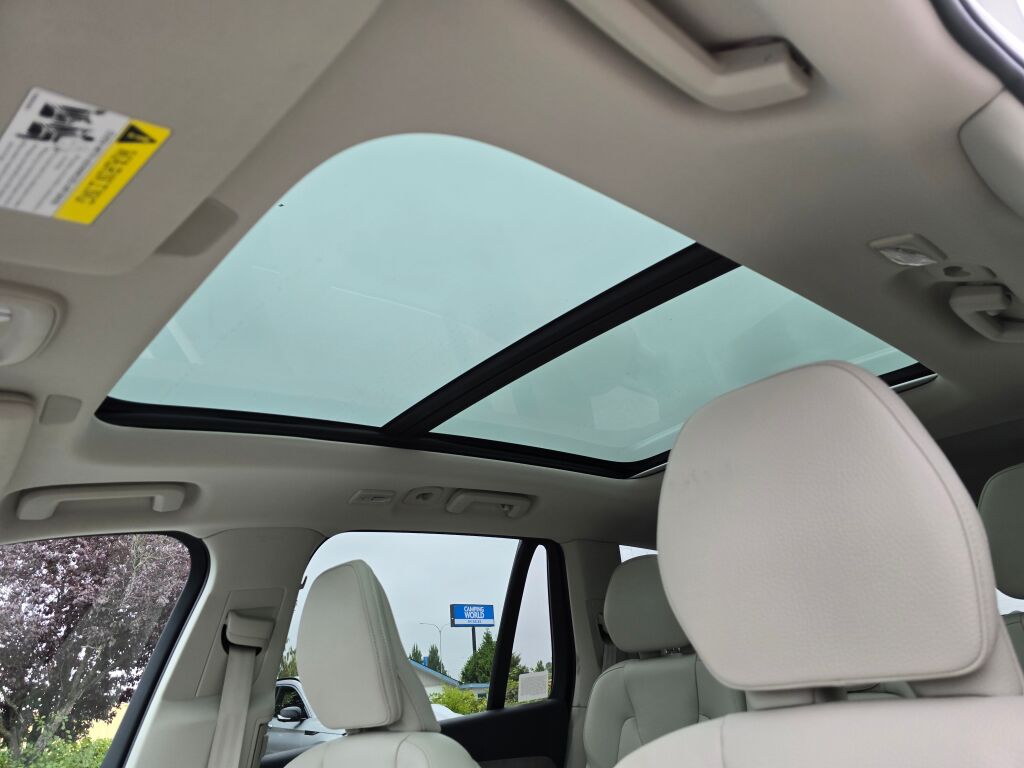 2024 Volvo XC90 Plus photo 21
