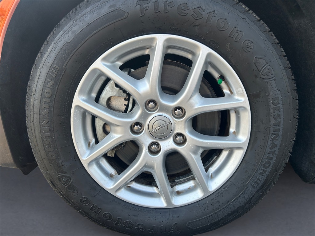 2019 Chrysler Pacifica Touring photo 9
