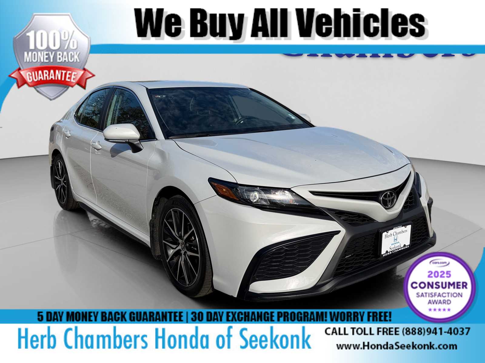 2024 Toyota Camry SE's photo