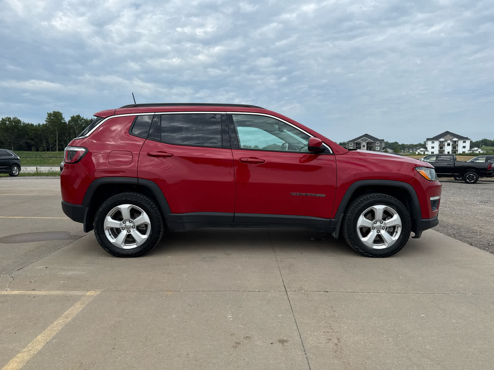 2018 Jeep Compass Latitude photo 2