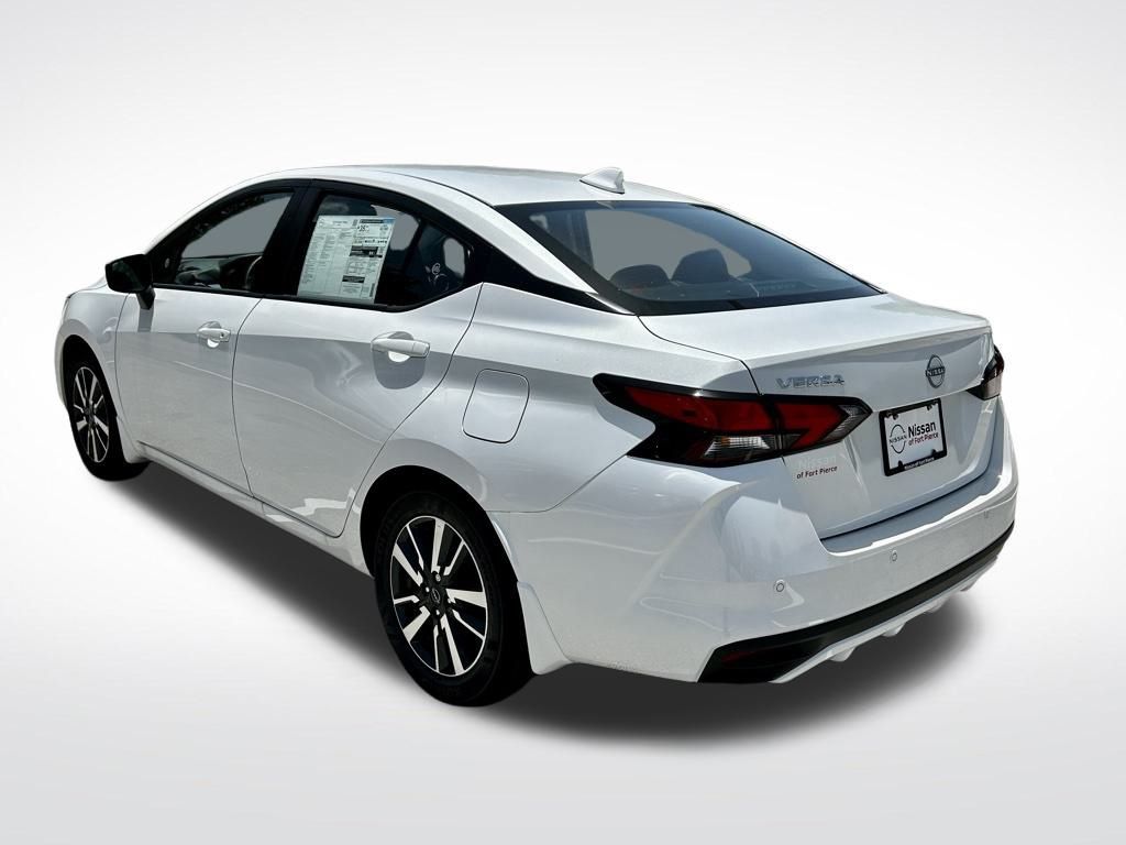 2025 Nissan Versa SV photo 4