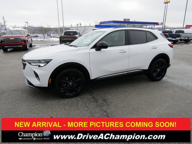 2022 Buick Envision Essence's photo