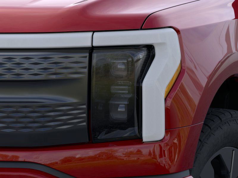 2025 Ford F-150 Lightning XLT photo 17