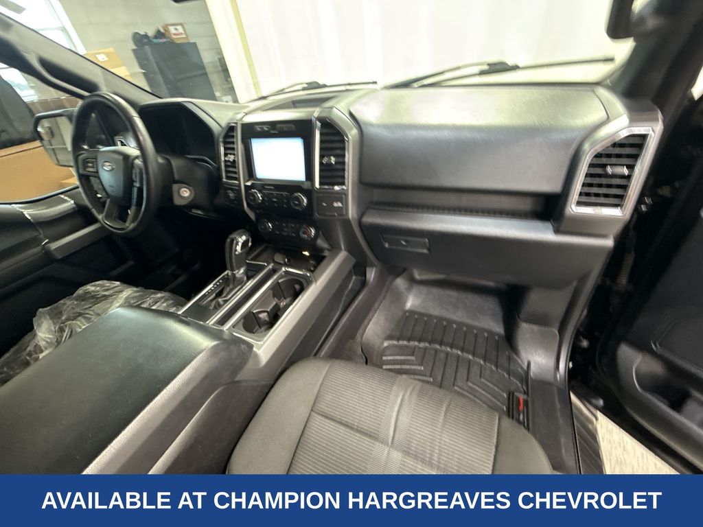 2015 Ford F-150 XLT photo 24