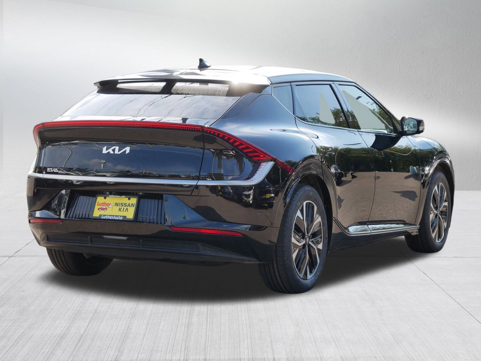 2022 Kia EV6 Wind photo 6