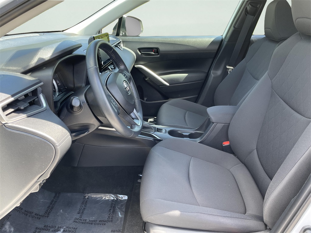 2022 Toyota Corolla Cross LE photo 14