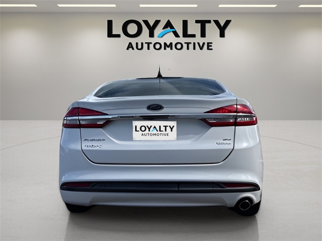 2017 Ford Fusion SE photo 4