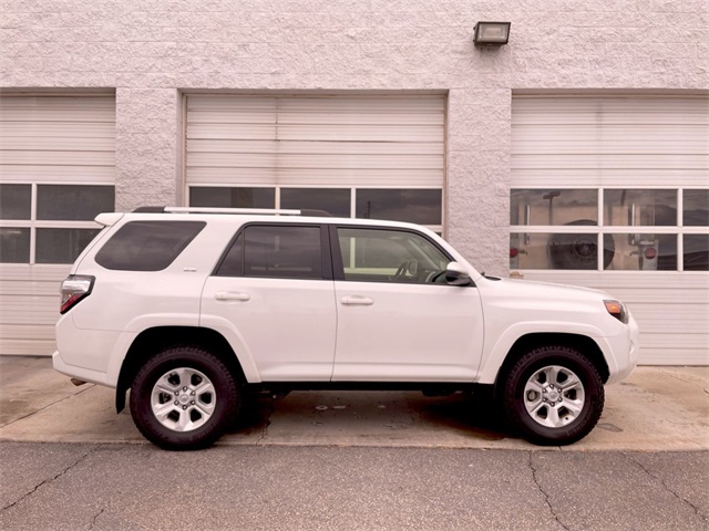 2024 Toyota 4Runner SR5's photo