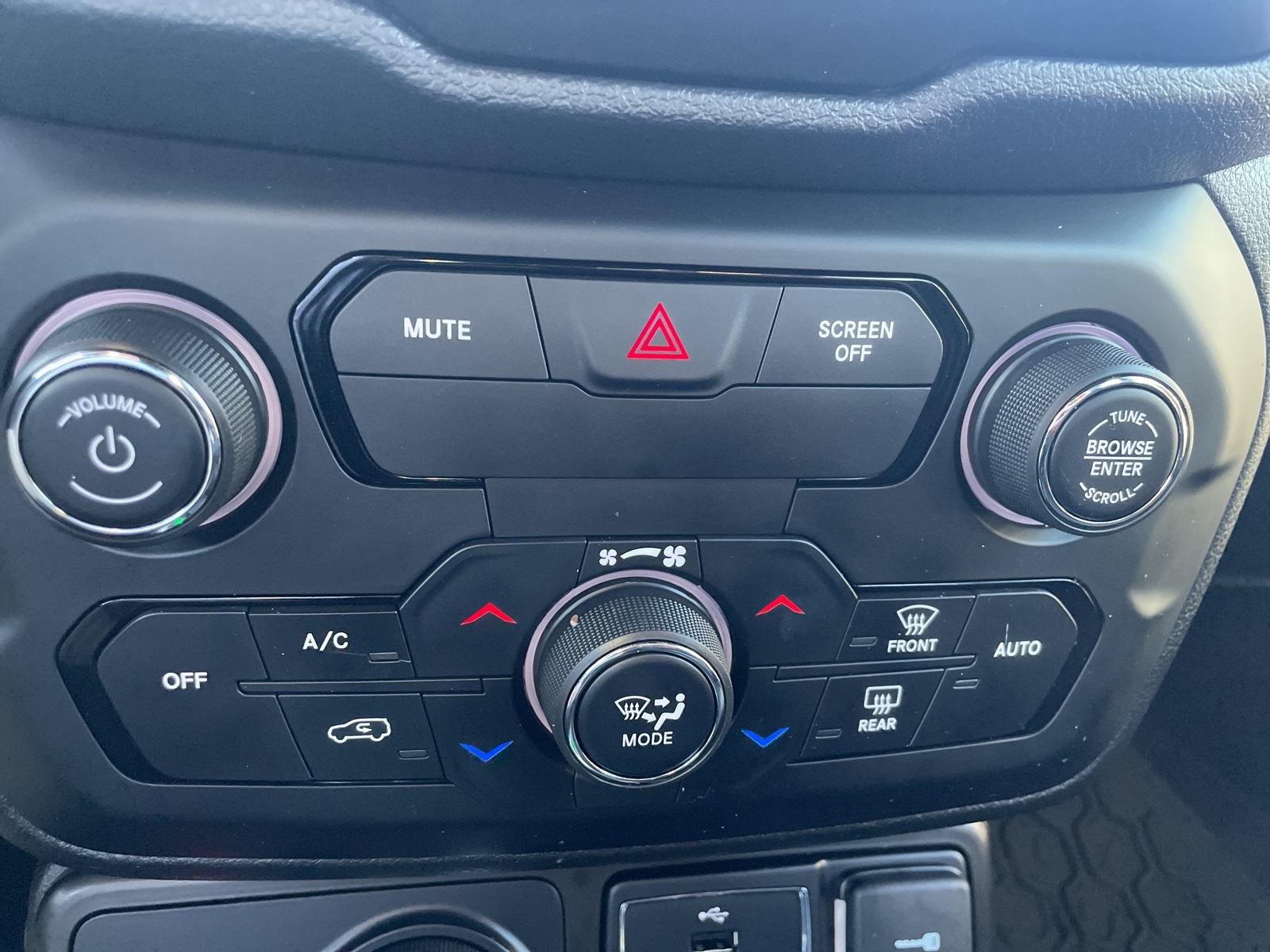 2020 Jeep Renegade Altitude photo 10