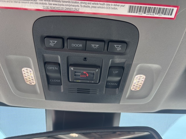 2023 Toyota Camry Hybrid LE photo 17