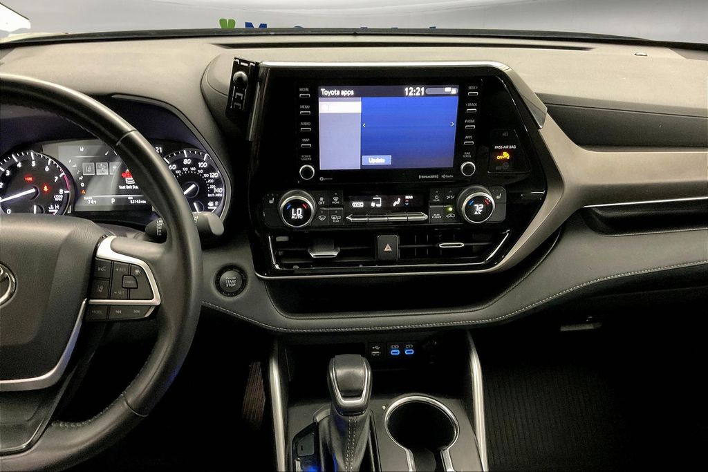 2022 Toyota Highlander XLE photo 7