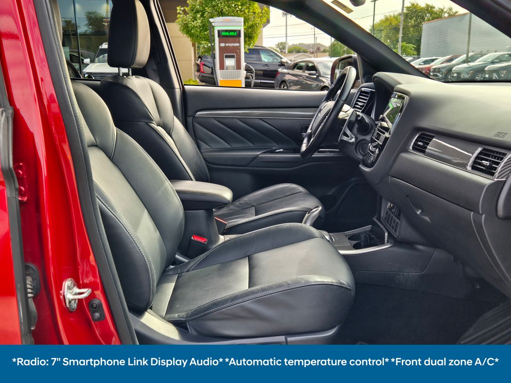 2019 Mitsubishi Outlander PHEV SEL photo 4
