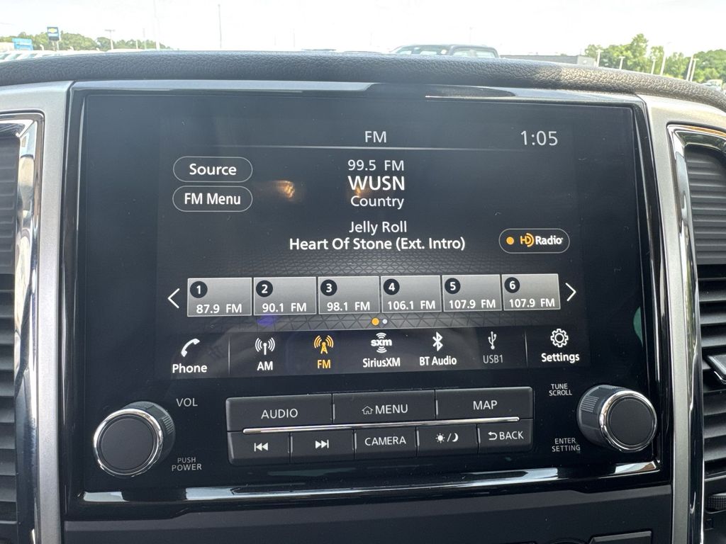 2021 Nissan Titan SV photo 11