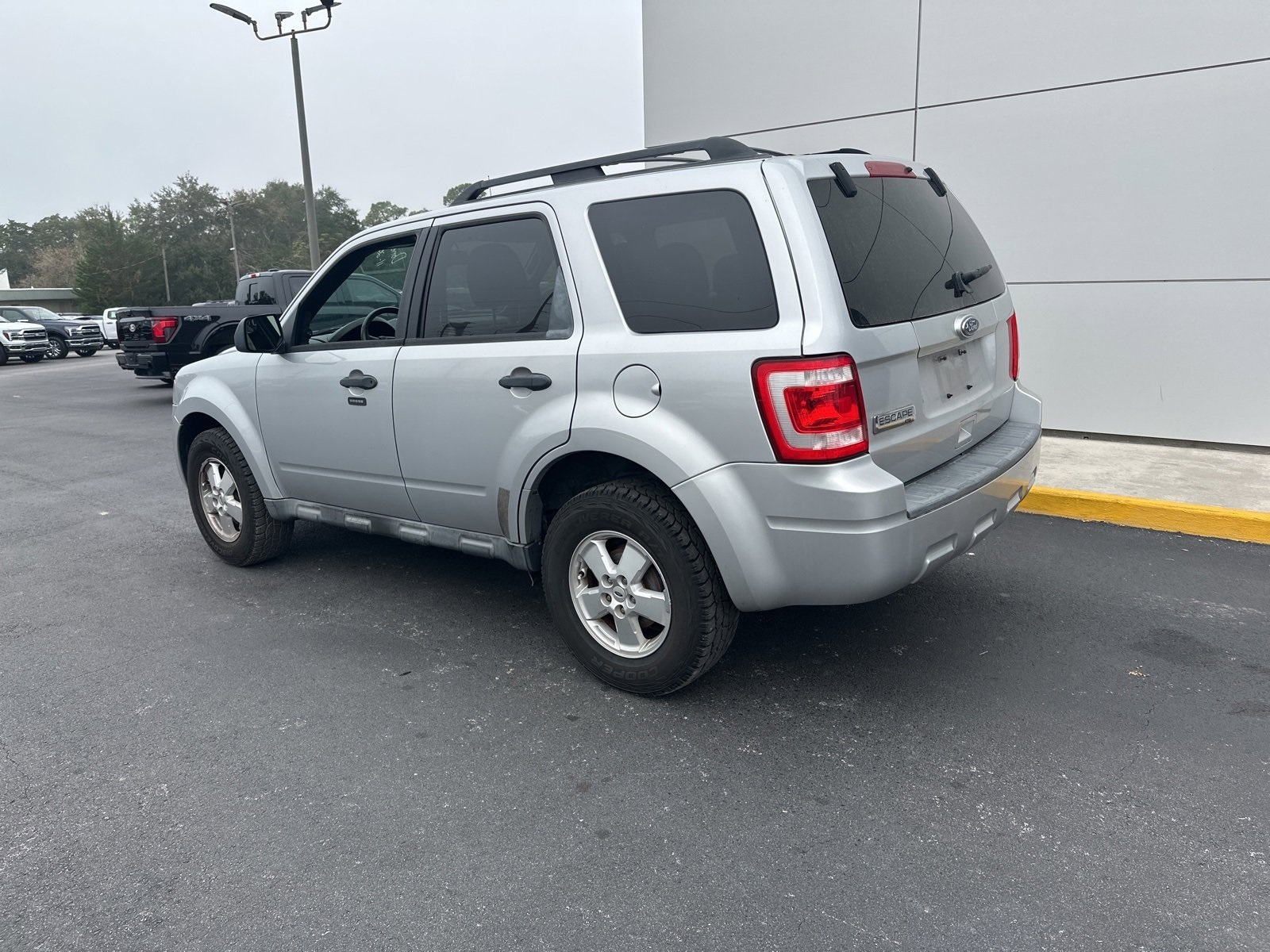 2010 Ford Escape XLT photo 3