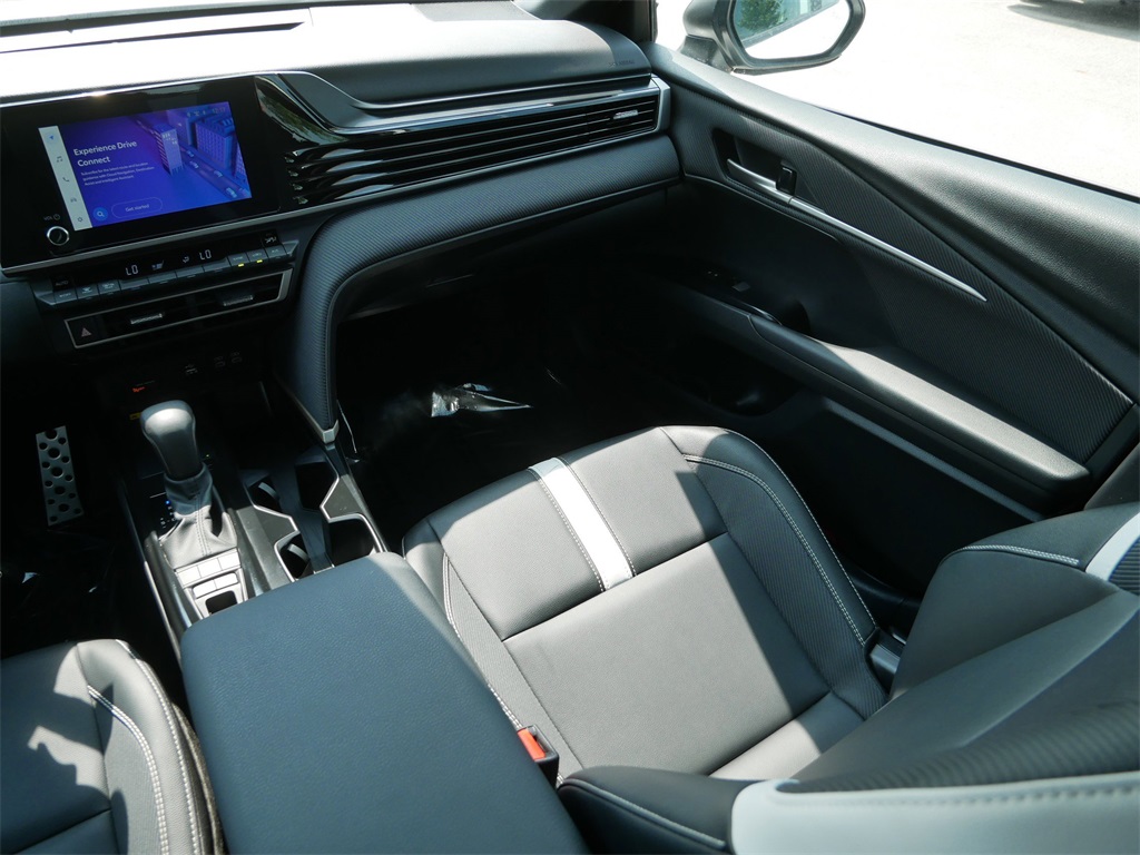 2025 Toyota Camry SE photo 15
