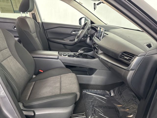 2024 Nissan Rogue SV photo 19