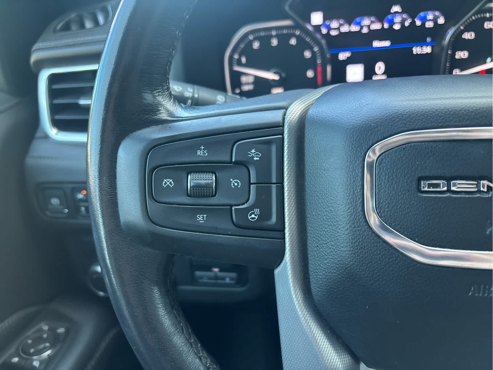 2021 Gmc Yukon Denali photo 18