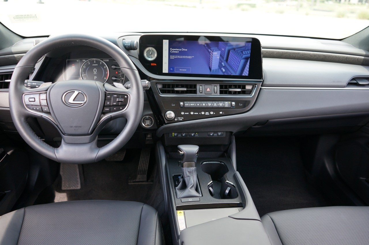 2025 Lexus ES 350 photo 25