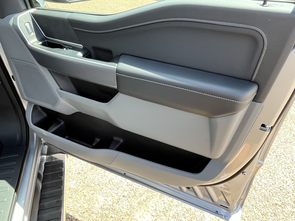 2025 Ford F-150 XLT photo 19