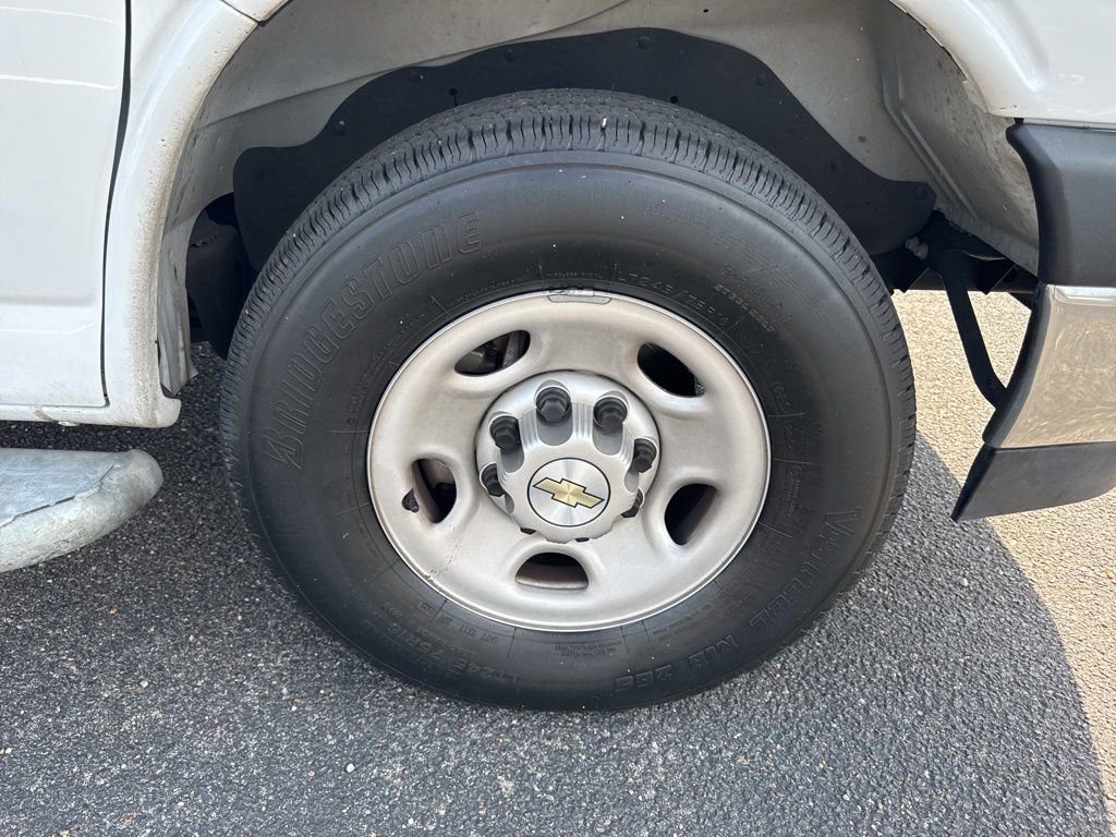 2023 Chevrolet Express Cargo 2500 photo 13