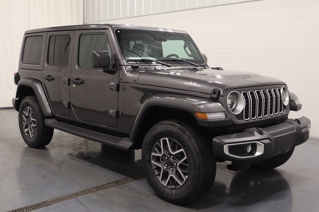 2025 Jeep Wrangler Sahara photo 2