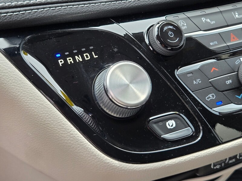 2022 Chrysler Pacifica Touring L photo 19